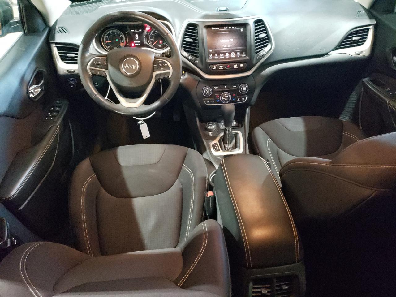 2015 Jeep Cherokee Latitude VIN: 1C4PJMCB2FW615834 Lot: 92686585