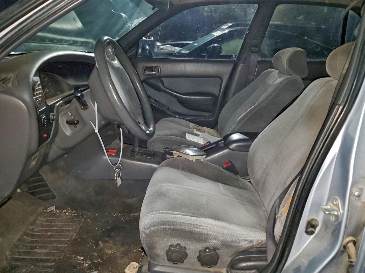 1994 Toyota Camry Le VIN: 4T1SK12E4RU362643 Lot: 95015095