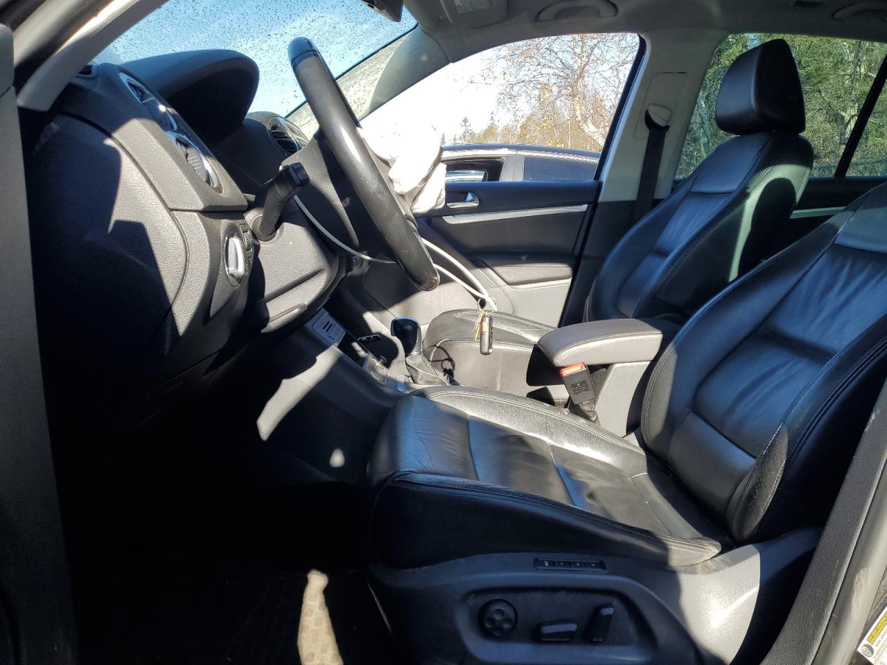 2015 Volkswagen Tiguan S VIN: WVGJV7AXXFW516748 Lot: 92627485