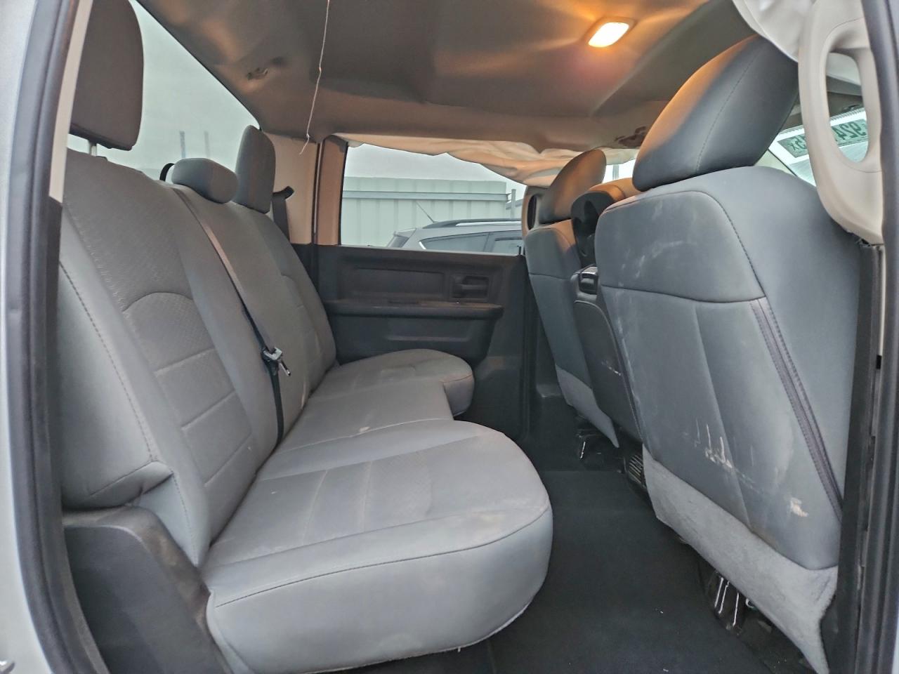 2018 Ram 2500 St VIN: 3C6TR5HT6JG313993 Lot: 92411315