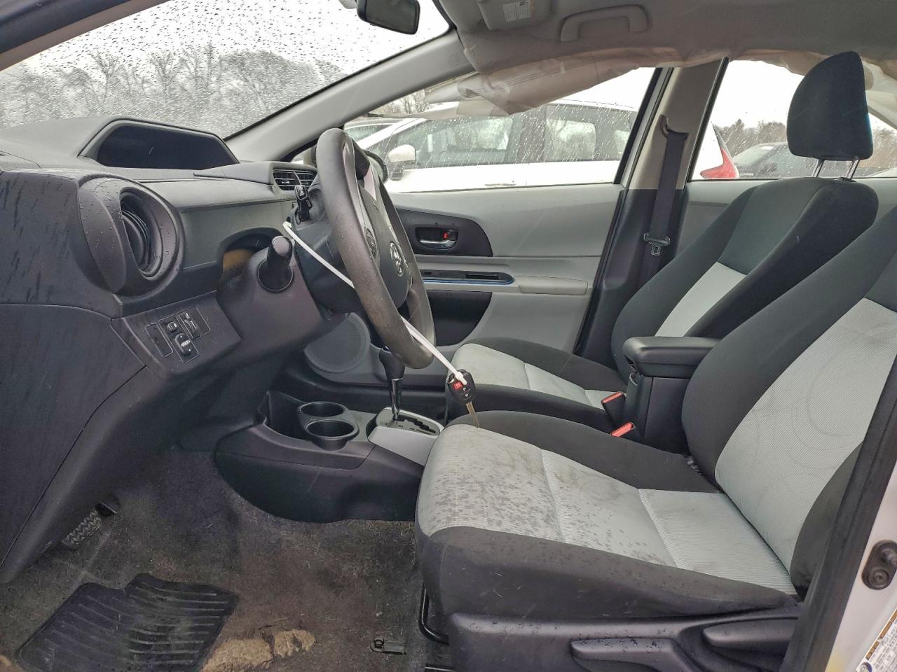 2013 Toyota Prius C VIN: JTDKDTB32D1541640 Lot: 94085555