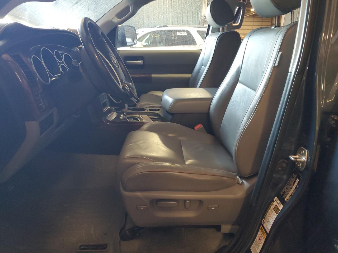 2008 Toyota Sequoia Limited VIN: 5TDZY68A68S001033 Lot: 91623425