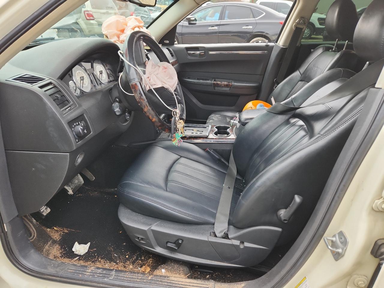 2008 Chrysler 300C VIN: 2C3KA63H18H334558 Lot: 92942595