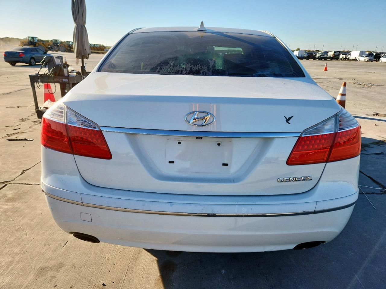 2011 Hyundai Genesis 3.8L VIN: KMHGC4DE1BU143291 Lot: 91998165