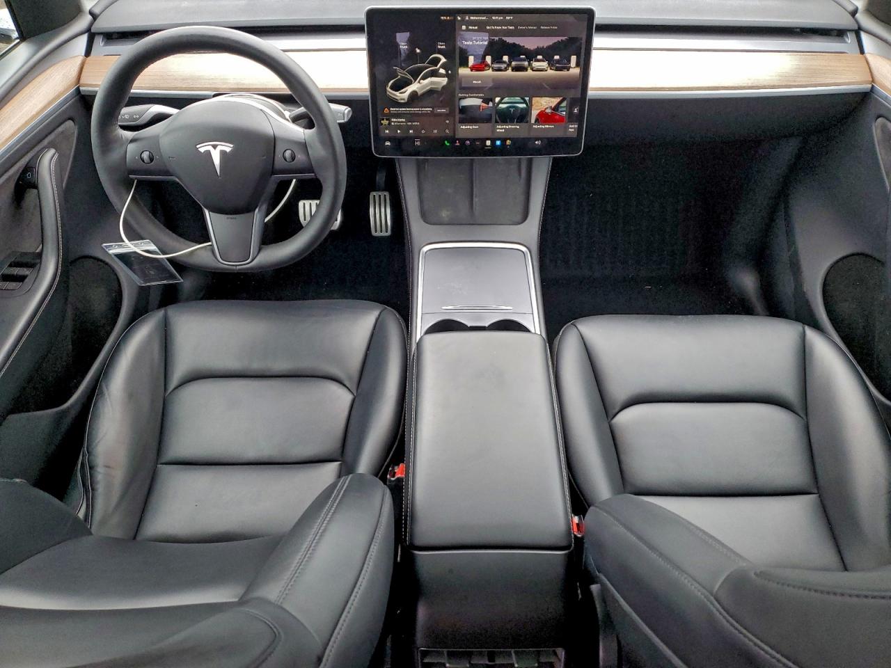 2024 Tesla Model Y VIN: 7SAYGDEF2RA325539 Lot: 92583525