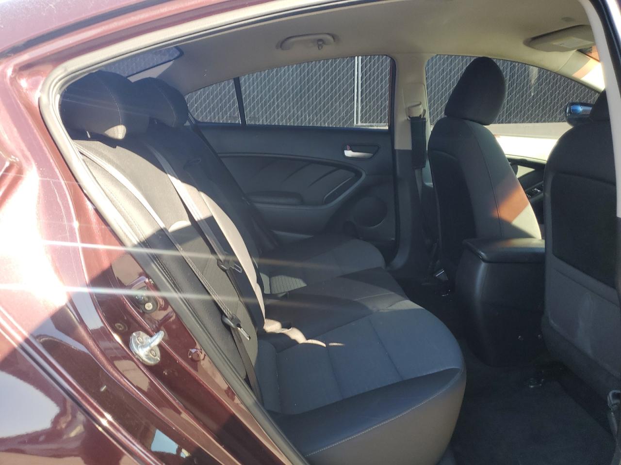 2017 Kia Forte Lx VIN: 3KPFL4A75HE058239 Lot: 92464875