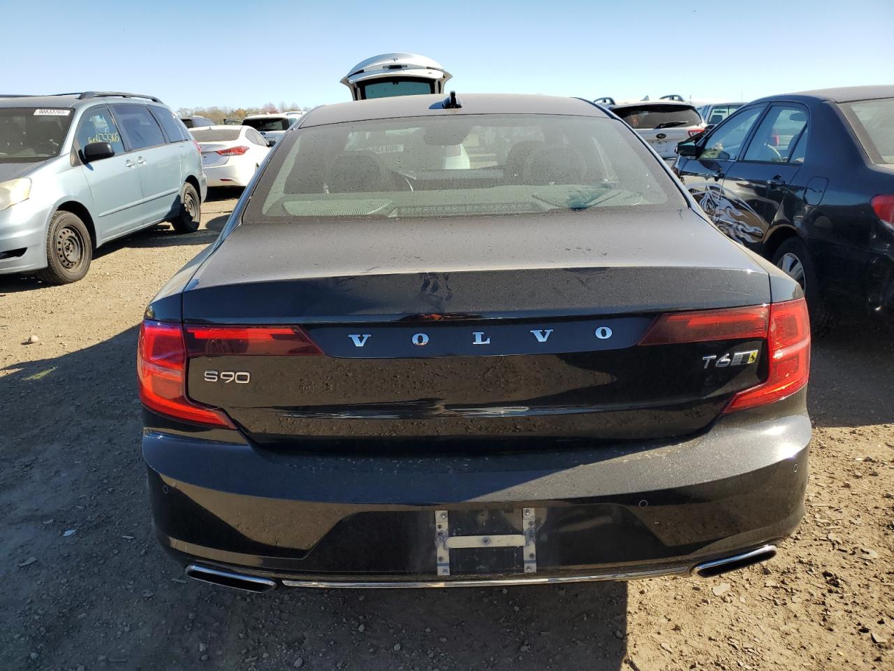 2017 Volvo S90 T6 Inscription VIN: YV1A22MLXH1008492 Lot: 90913645