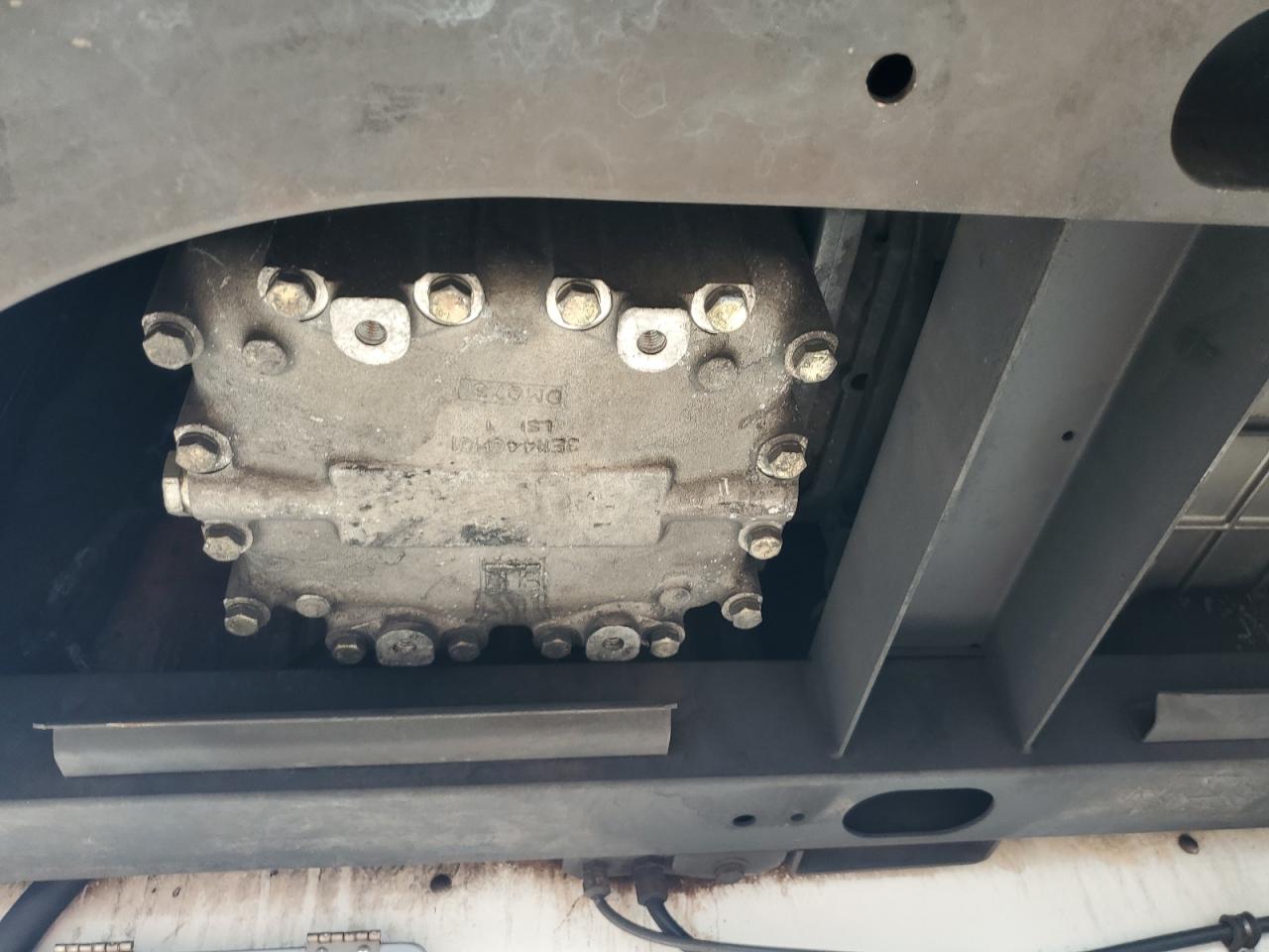 2012 Util Refrigerated Trailer VIN: 1UYVS2488CM463742 Lot: 84634005