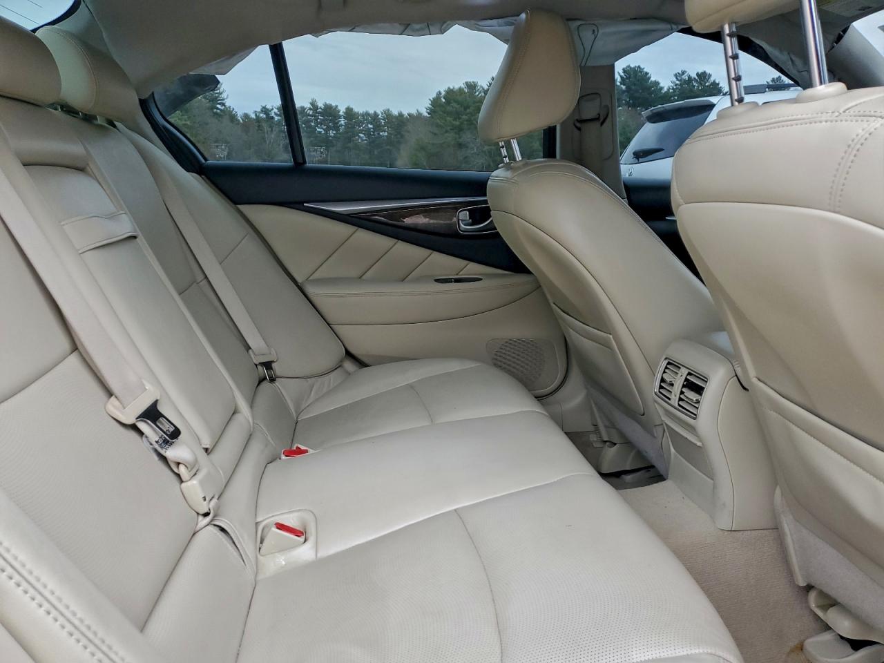 2015 Infiniti Q50 Base VIN: JN1BV7AR1FM414456 Lot: 94401285