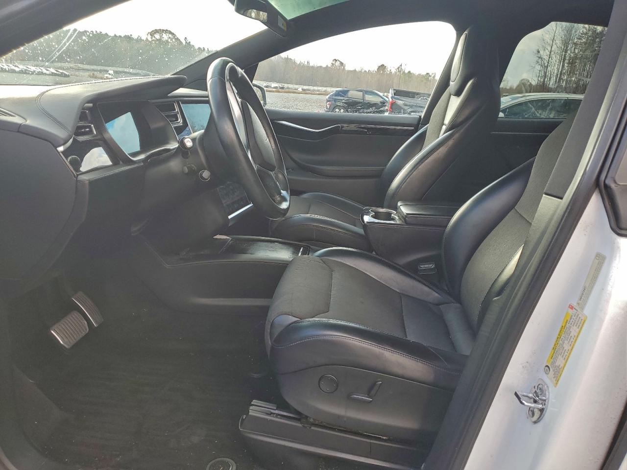 2017 Tesla Model X VIN: 5YJXCBE29HF064370 Lot: 94323105