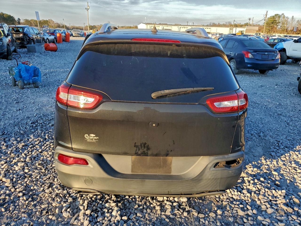 2016 Jeep Cherokee Latitude VIN: 1C4PJLCS0GW138316 Lot: 93950715