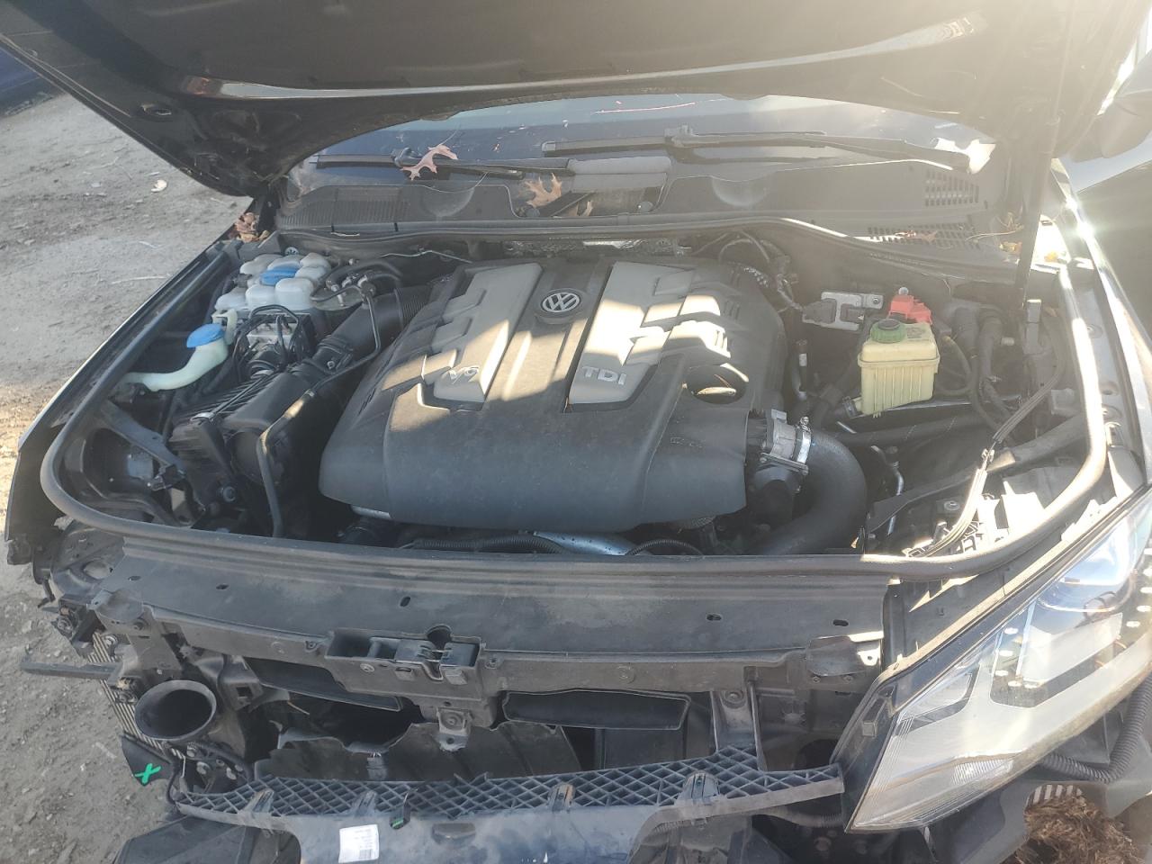 2014 Volkswagen Touareg V6 Tdi VIN: WVGEP9BPXED009123 Lot: 92502125