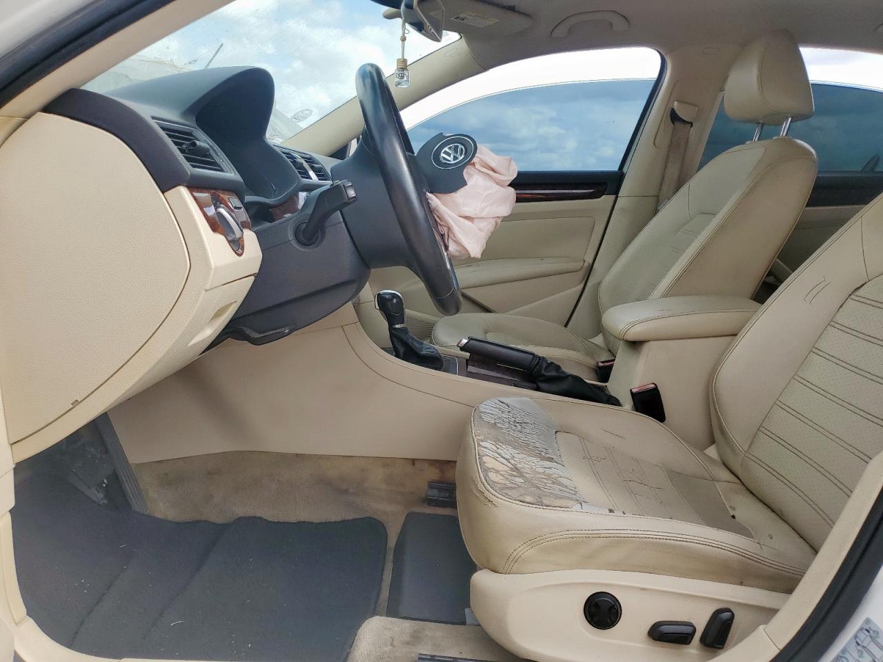 2012 Volkswagen Passat Sel VIN: 1VWCH7A34CC067241 Lot: 85438045