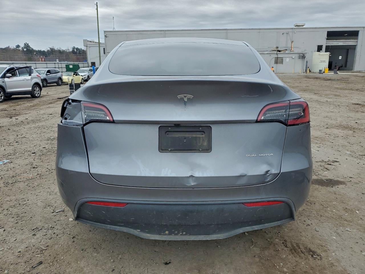 2024 Tesla Model Y VIN: 7SAYGAEE4RF168167 Lot: 93975245