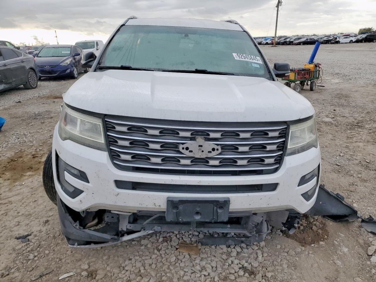 2017 Ford Explorer Xlt VIN: 1FM5K7D81HGB30327 Lot: 92945845