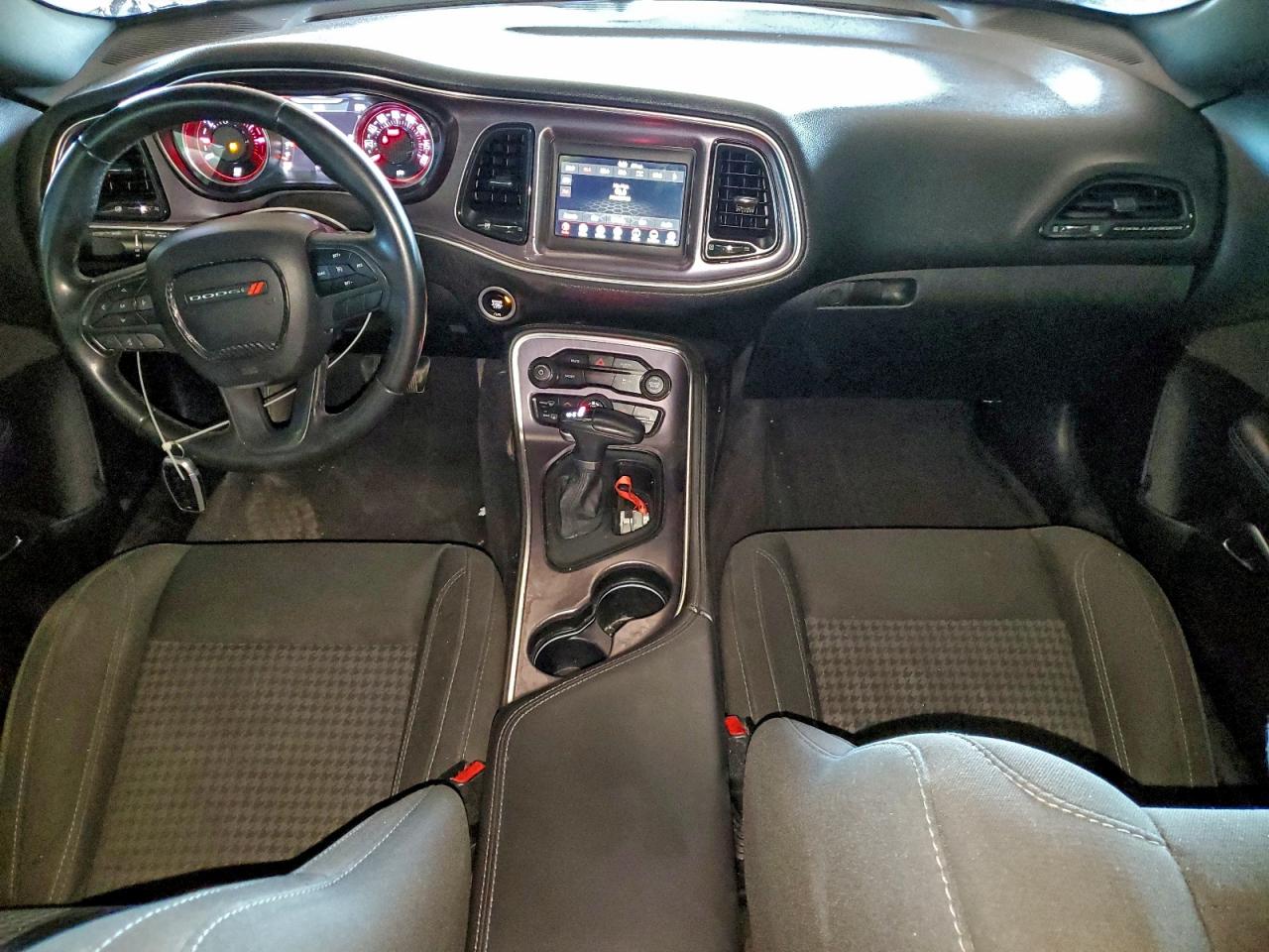 2018 Dodge Challenger Sxt VIN: 2C3CDZAG6JH325285 Lot: 93687145