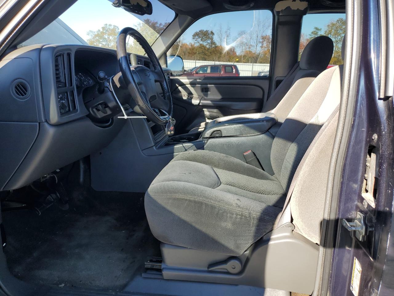 2005 Chevrolet Silverado C1500 VIN: 2GCEC19VX51327213 Lot: 92028985