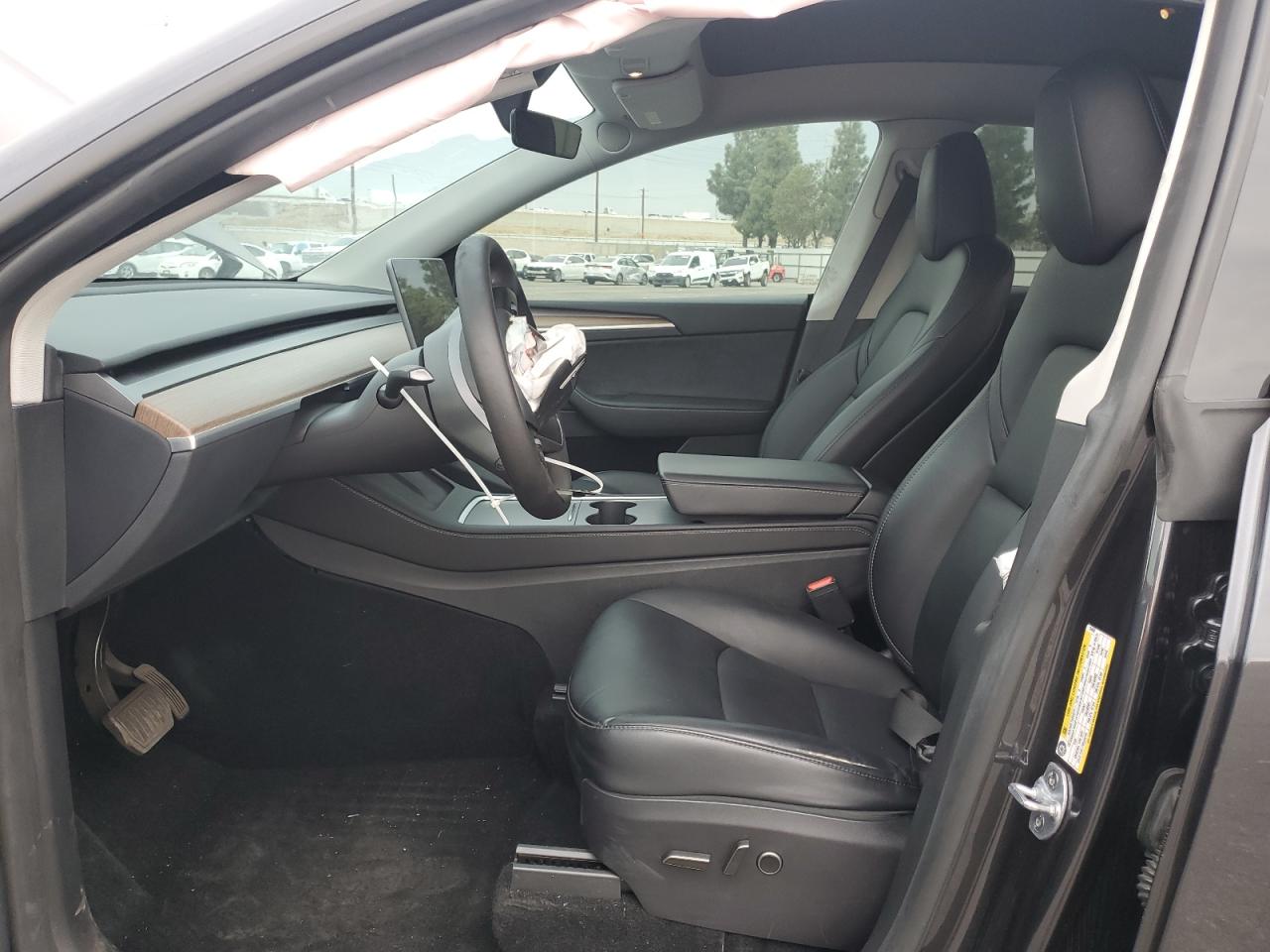 2024 Tesla Model Y VIN: 7SAYGDEE2RF164068 Lot: 92018705