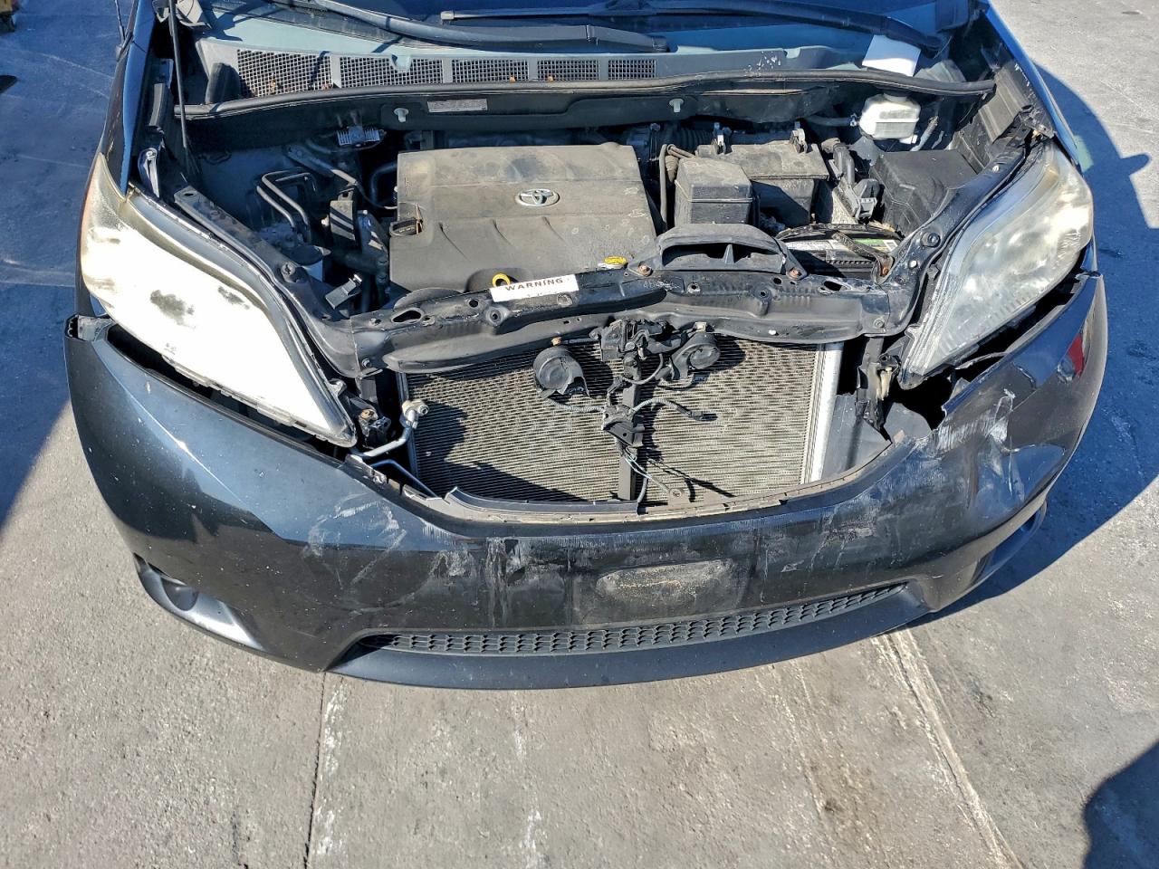 2012 Toyota Sienna Xle VIN: 5TDYK3DC8CS213931 Lot: 94402145