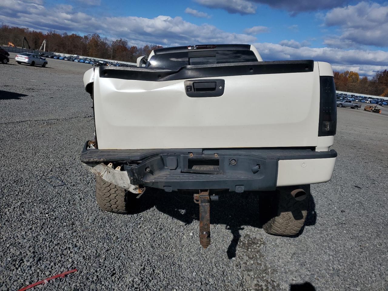 2011 GMC Sierra K1500 Denali VIN: 3GTP2XE22BG255663 Lot: 91081095