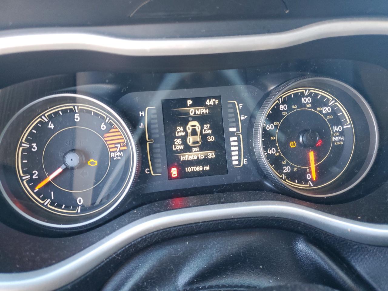 2018 Jeep Cherokee Latitude VIN: 1C4PJLCB7JD553751 Lot: 92360165