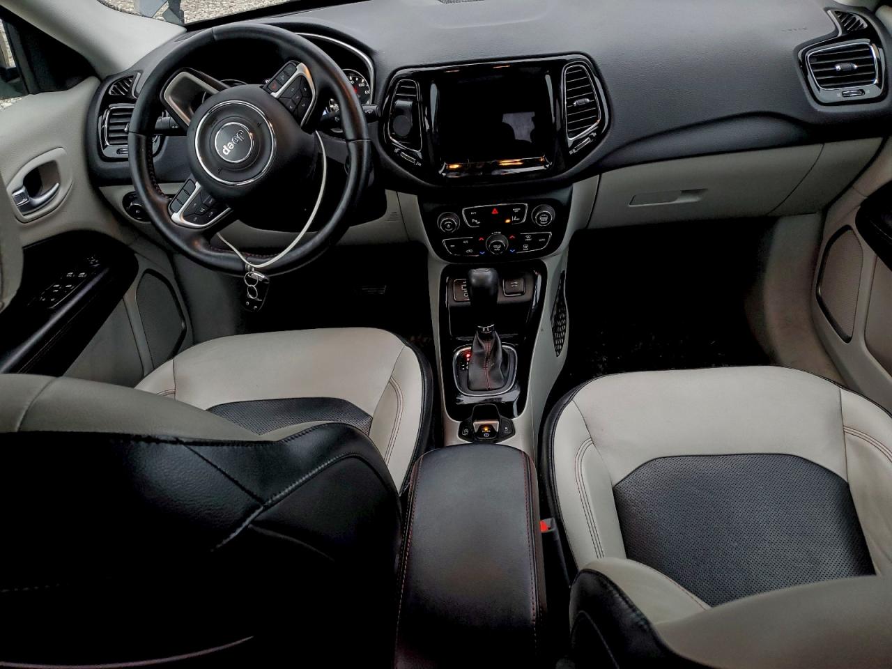 2018 Jeep Compass Limited VIN: 3C4NJCCB2JT240463 Lot: 94029445