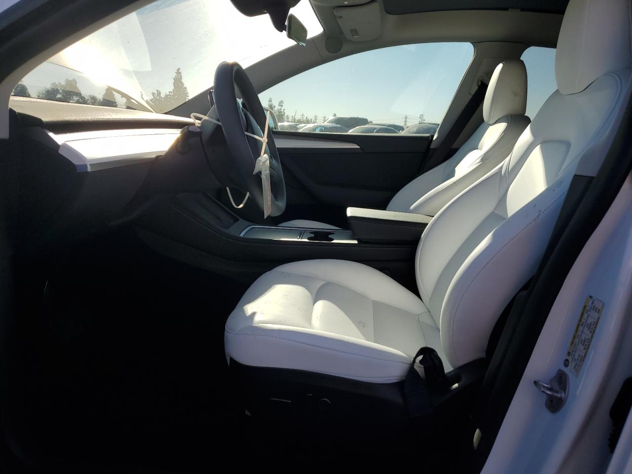 2024 Tesla Model Y VIN: 7SAYGDEE0RF062056 Lot: 90969225