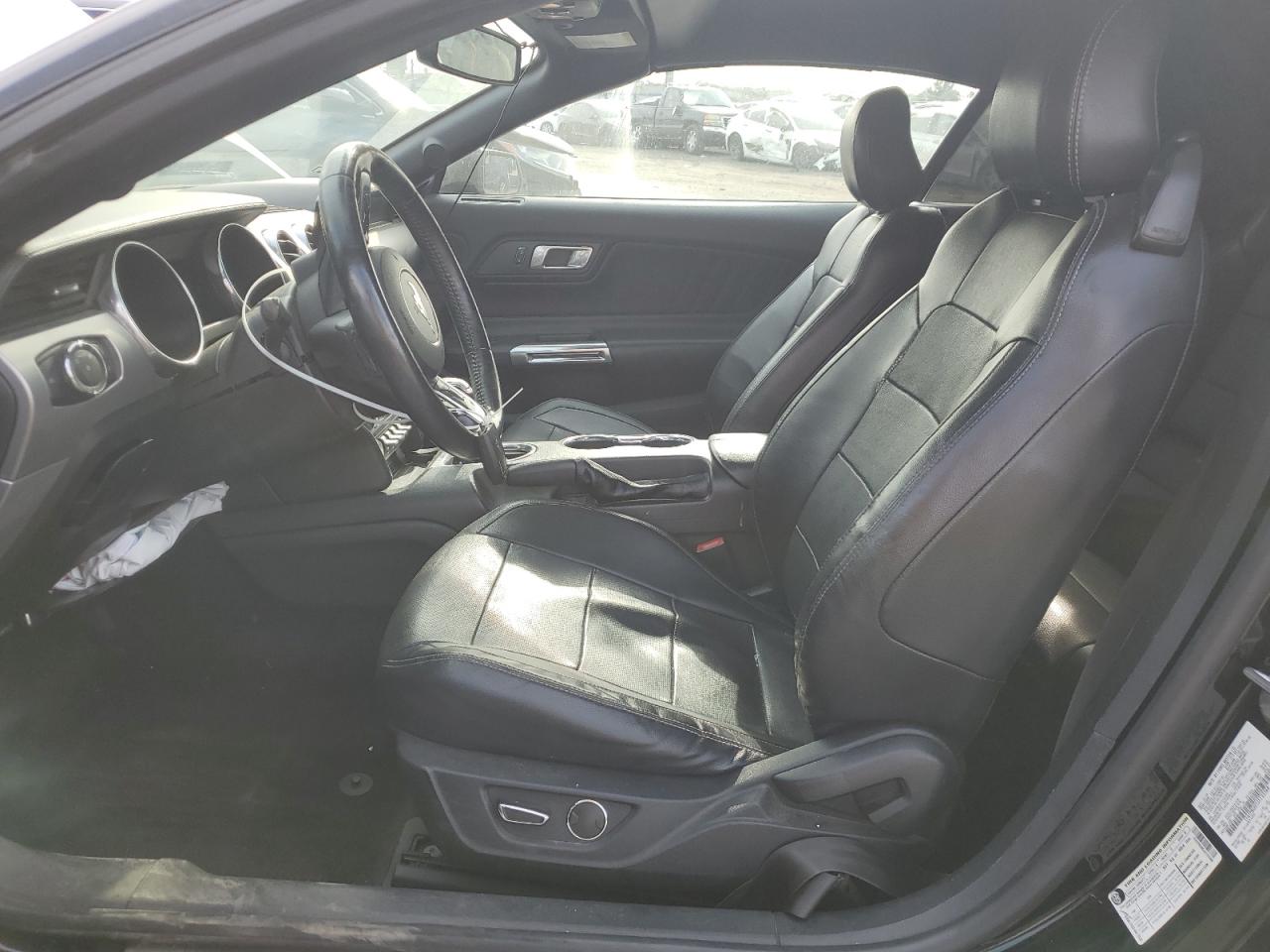 2018 Ford Mustang VIN: 1FATP8UH5J5133368 Lot: 92610805