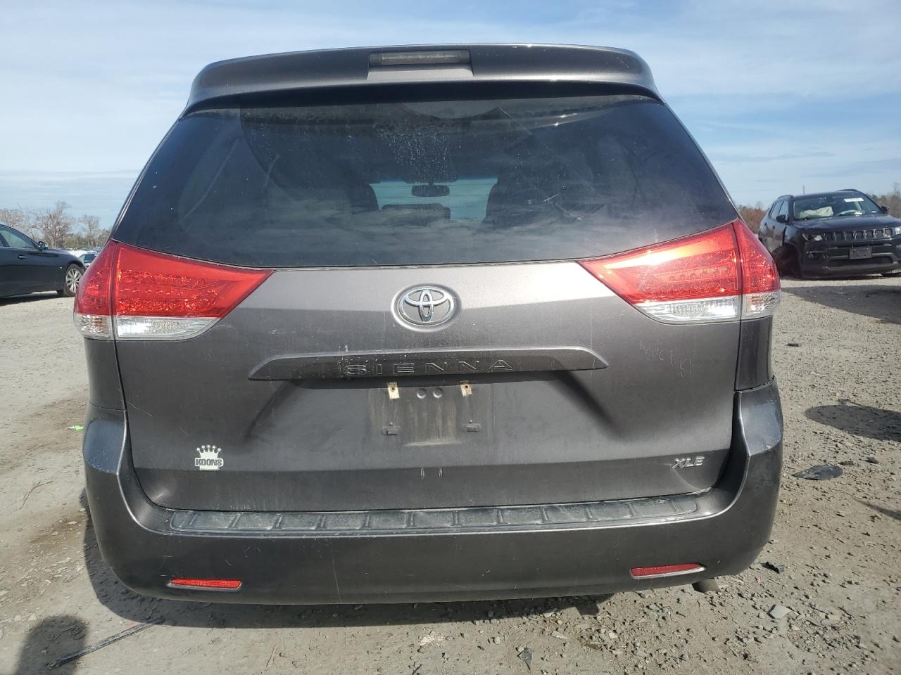 2014 Toyota Sienna Xle VIN: 5TDYK3DC4ES517714 Lot: 93153945