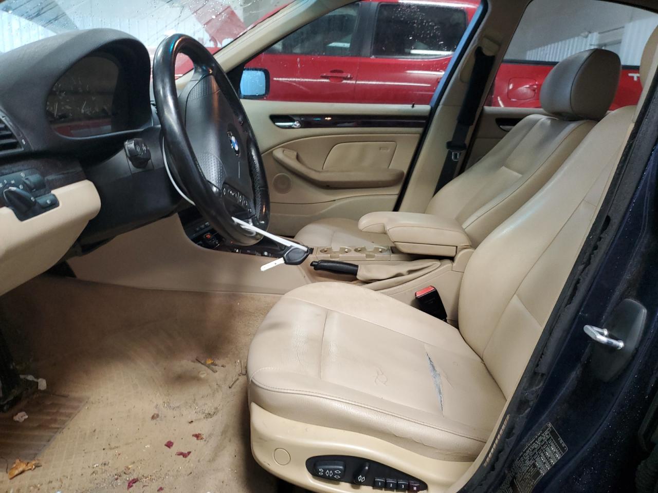 2004 BMW 325 Xi VIN: WBAEU33414PR13094 Lot: 91932385