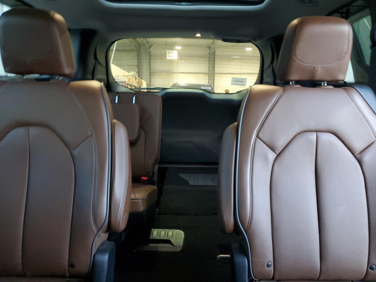 2017 Chrysler Pacifica Limited VIN: 2C4RC1GG7HR623432 Lot: 90832445