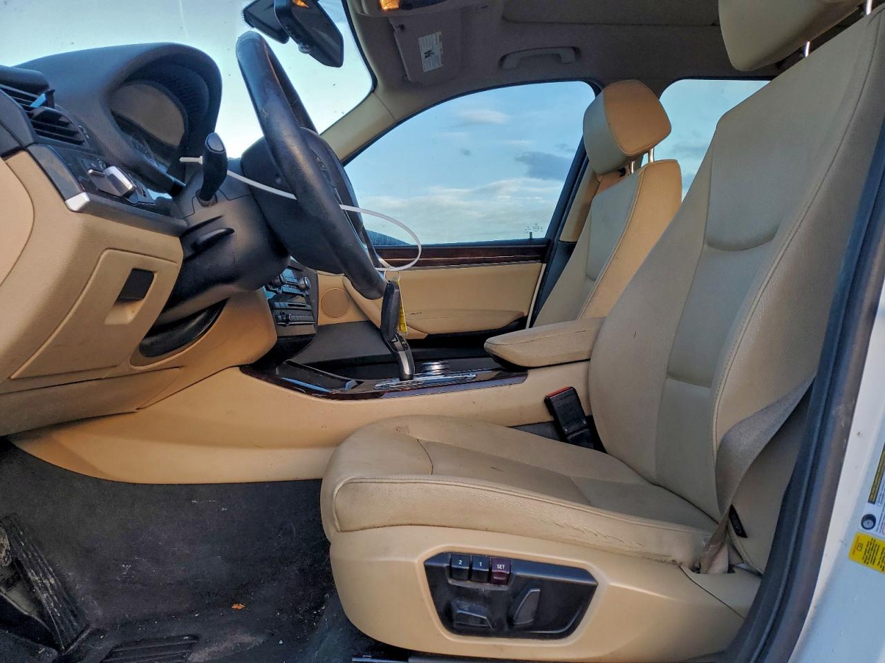 2017 BMW X3 Sdrive28I VIN: 5UXWZ7C3XH0V87770 Lot: 93097325