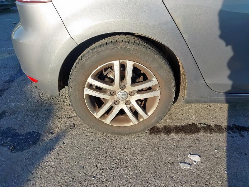 2009 VOLKSWAGEN GOLF SE