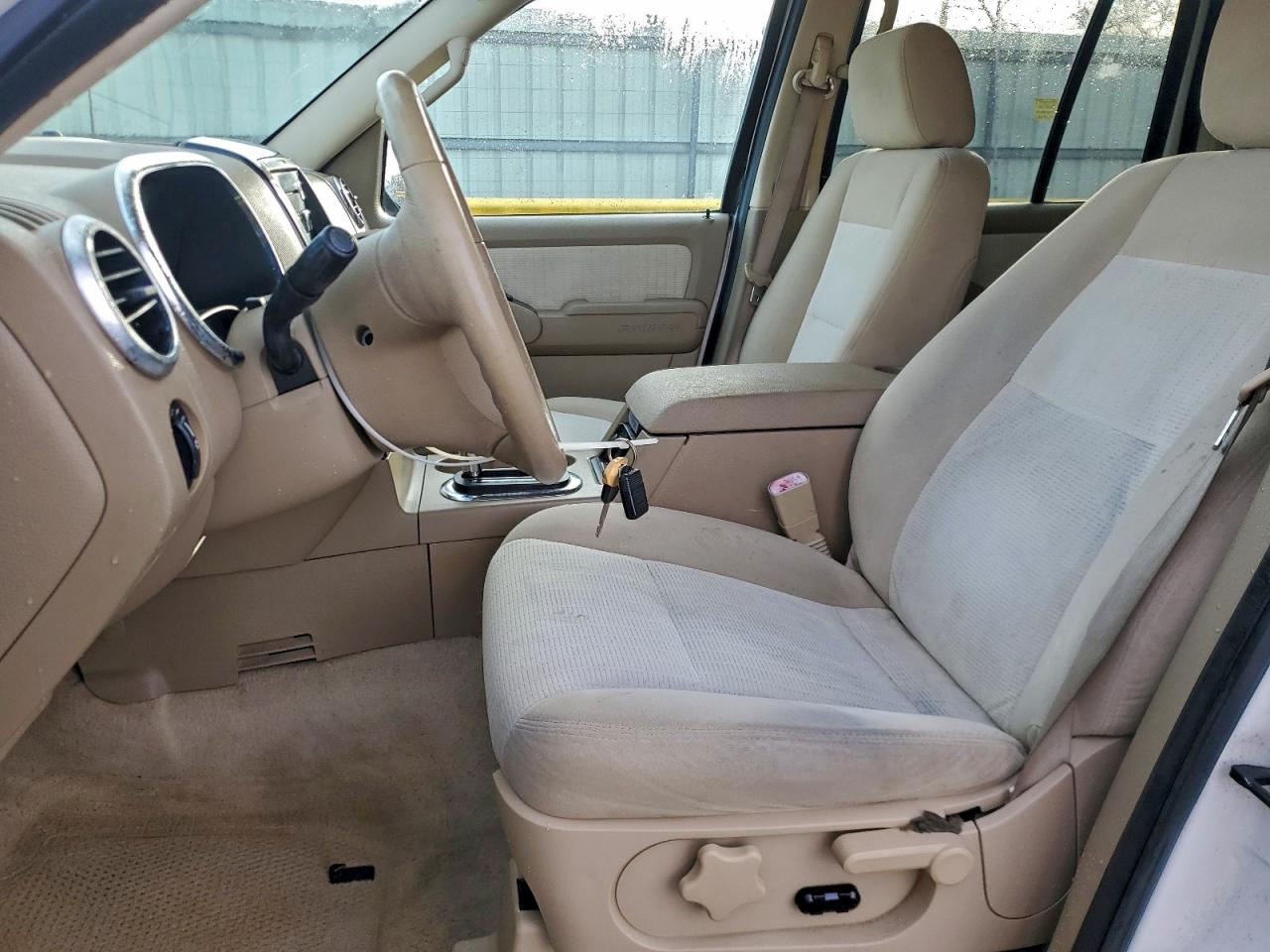 2008 Ford Explorer Xlt VIN: 1FMEU63E28UA83998 Lot: 94272005