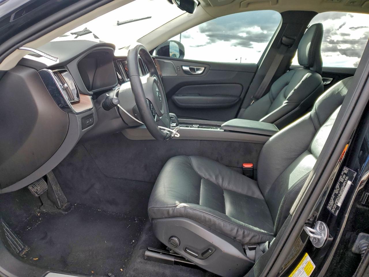 2024 Volvo Xc60 Plus VIN: YV4H60DL5R1831598 Lot: 93518965