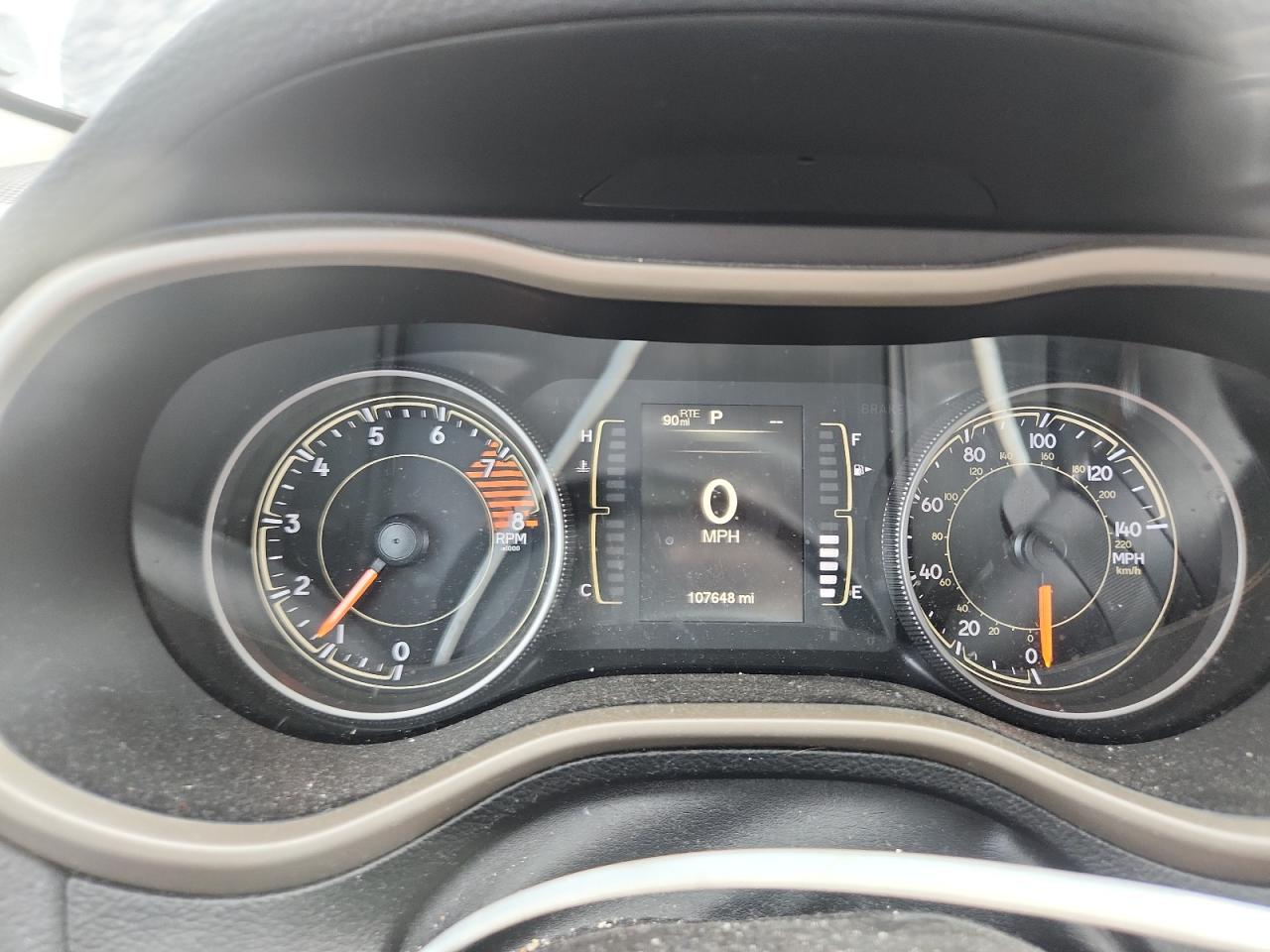 2017 Jeep Cherokee Latitude VIN: 1C4PJMCSXHW575585 Lot: 91012425