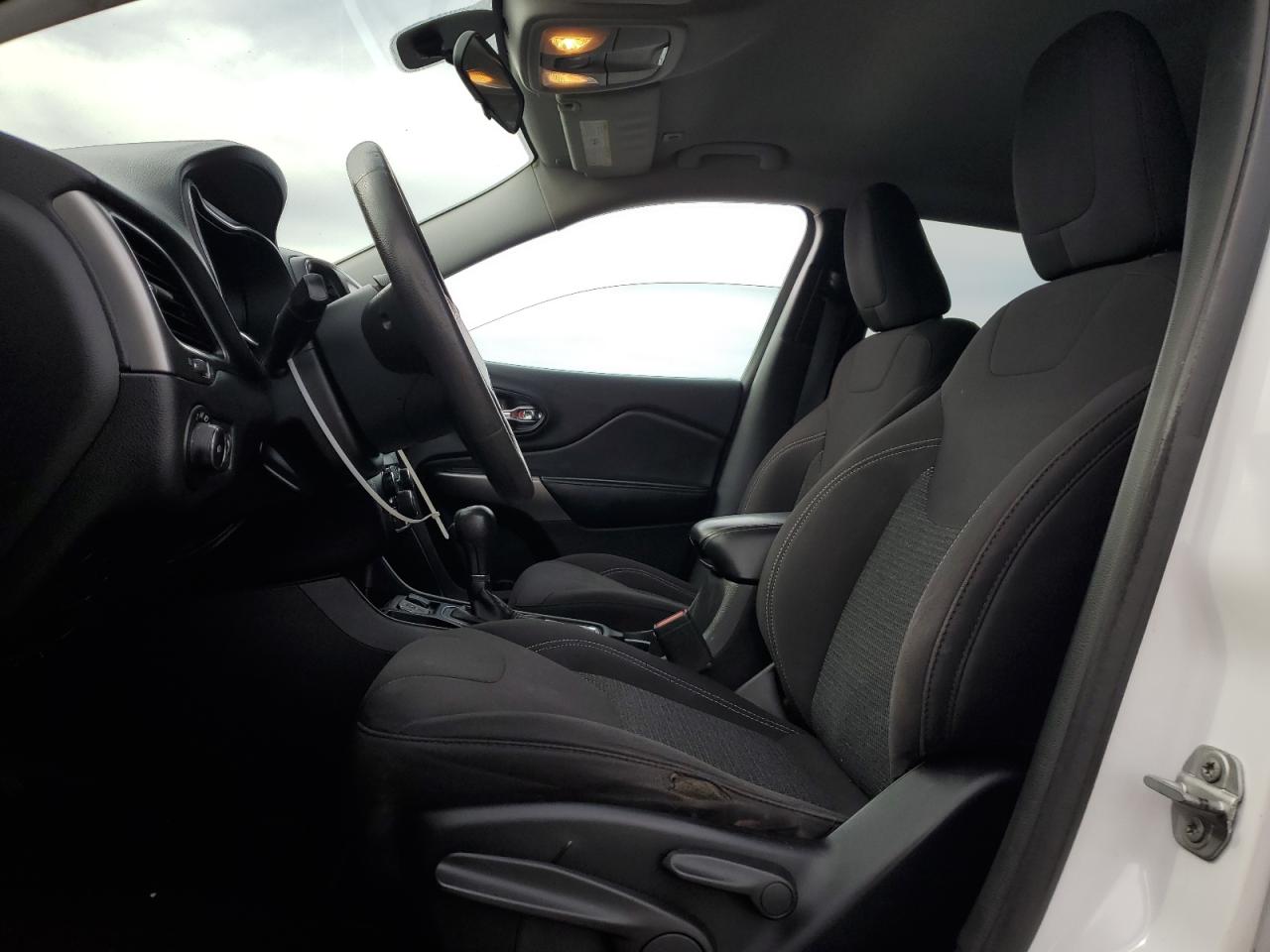 2019 Jeep Cherokee Latitude VIN: 1C4PJLCB5KD187399 Lot: 93368765