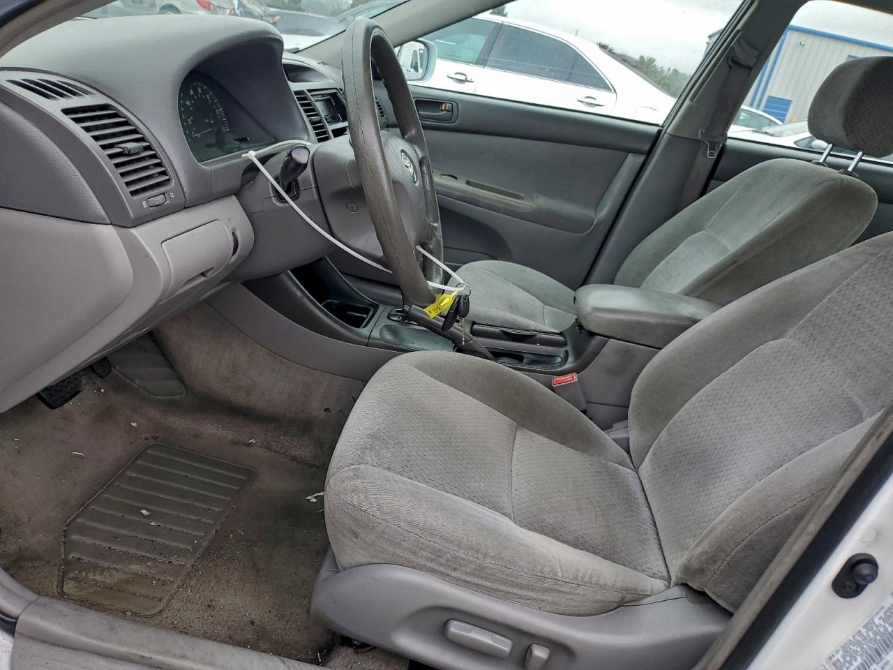 2003 Toyota Camry Le VIN: 4T1BF32K73U058963 Lot: 94373195