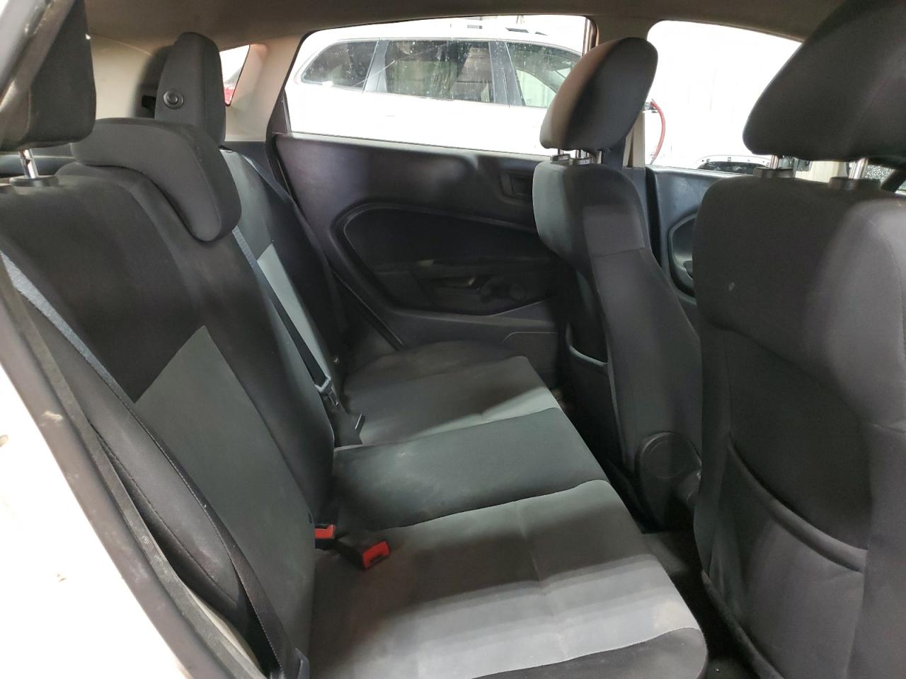 2015 Ford Fiesta S VIN: 3FADP4TJ2FM173071 Lot: 91006515