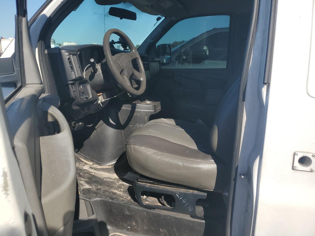 2005 Chevrolet Express Delivery Van VIN: 1GCFG15X651221718 Lot: 92619495