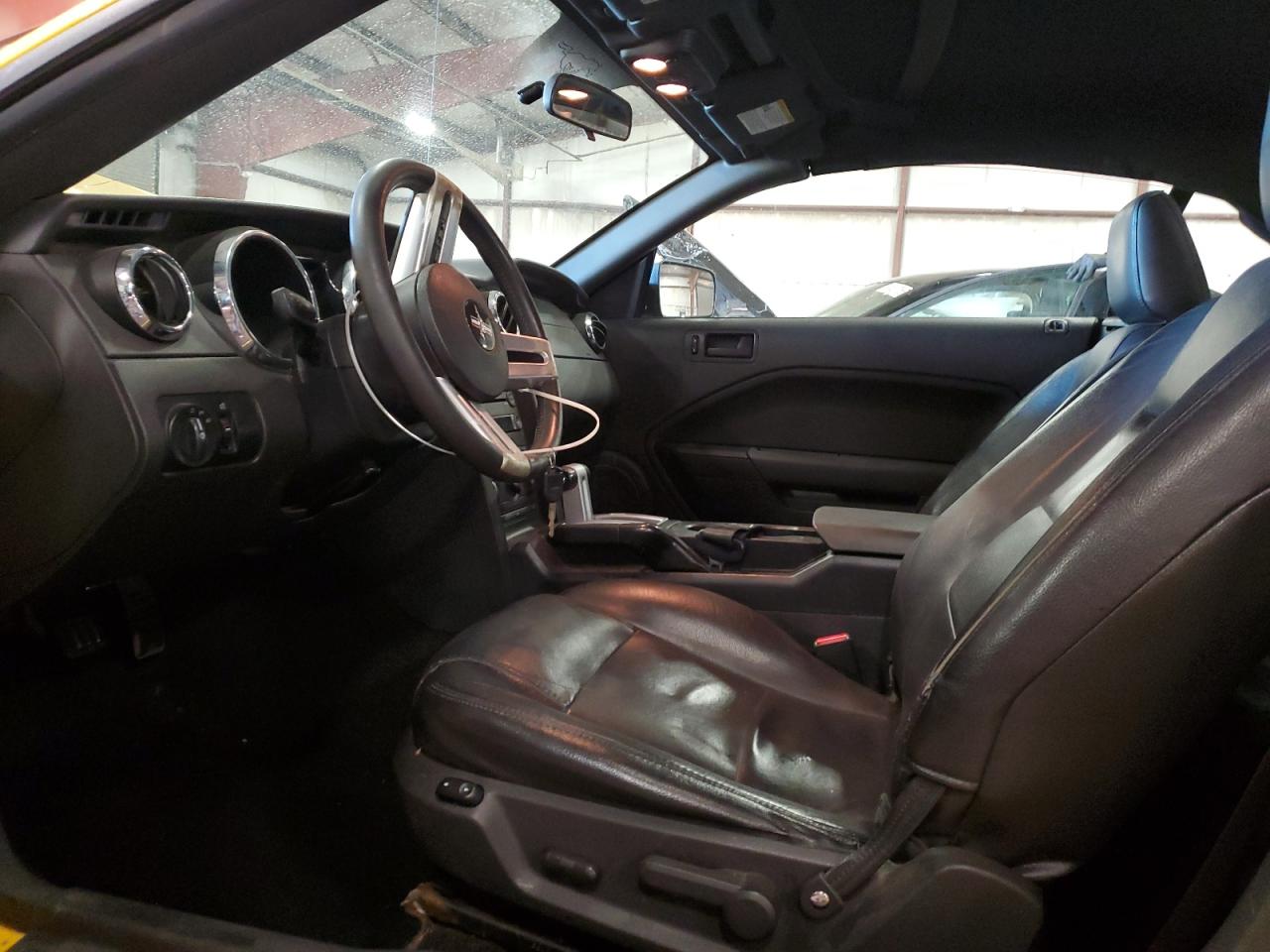 2006 Ford Mustang VIN: 1ZVFT84N365111060 Lot: 90490045