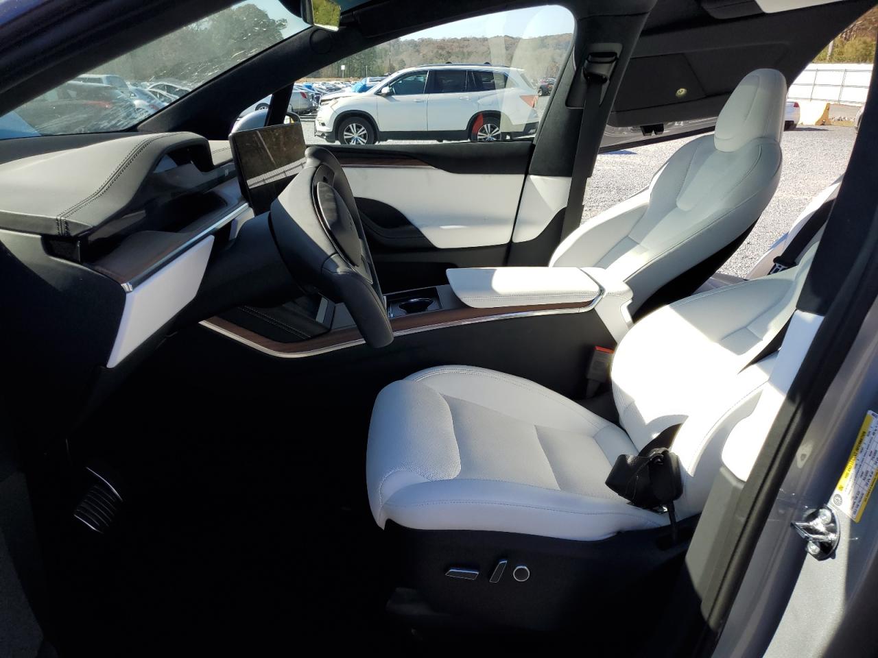 2025 Tesla Model X VIN: 7SAXCBE51SF468526 Lot: 92596875