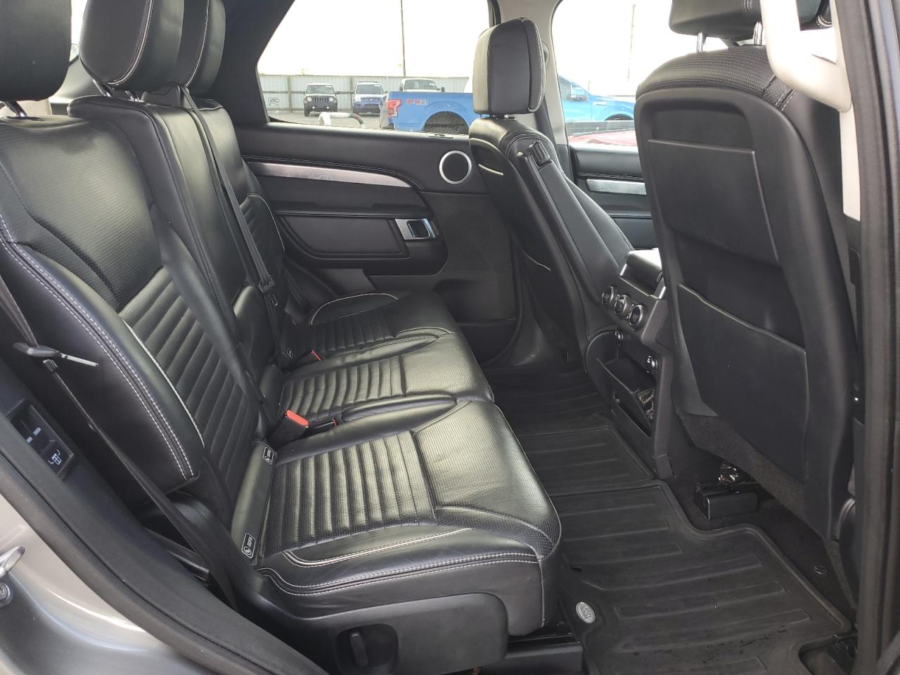 2017 Land Rover Discovery First Edition VIN: SALRTBBV7HA016553 Lot: 91654805