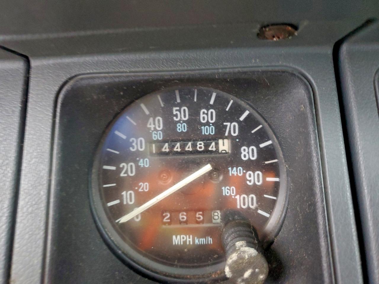 1989 Jeep Wrangler / Yj VIN: 2J4FY19E7KJ100542 Lot: 94338465