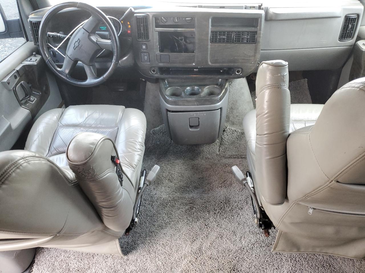 2003 Chevrolet Express G1500 VIN: 1GBFG15T131113845 Lot: 91383935