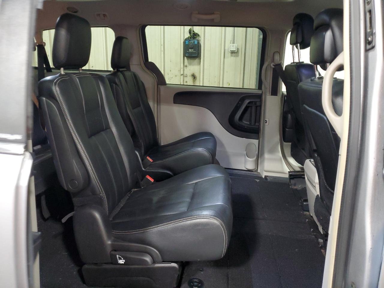 2016 Chrysler Town & Country Touring VIN: 2C4RC1BG9GR237715 Lot: 92081265