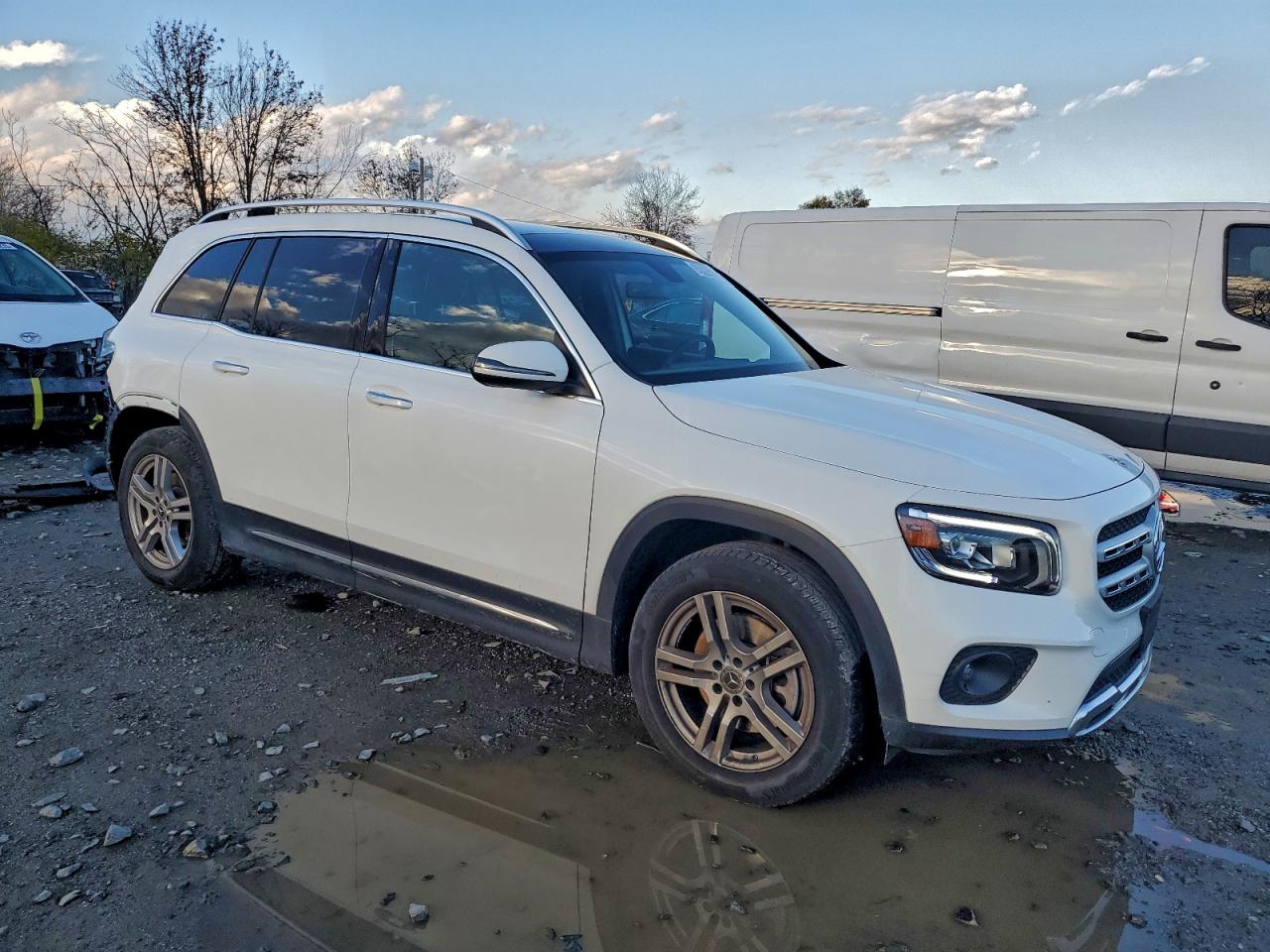 Фото: W1N4M4HB3PW264896