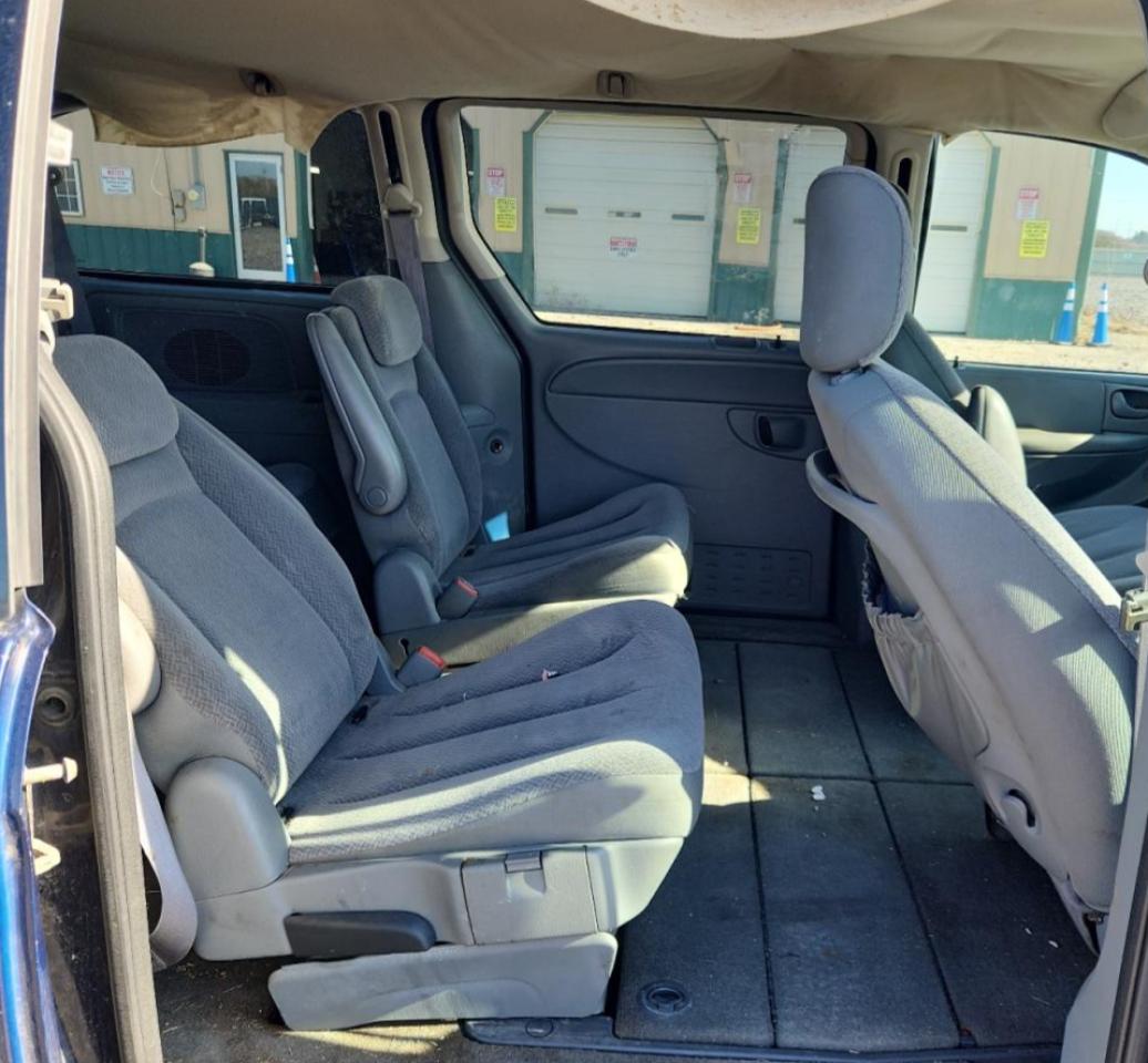 2006 Chrysler Town & Country Lx VIN: 2A4GP44R36R794737 Lot: 92612625