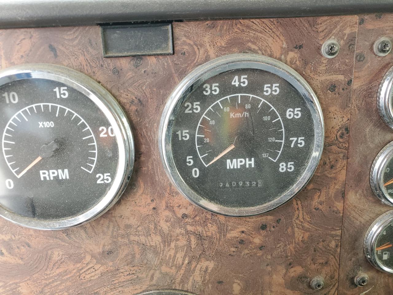 1999 International 9000 9400 VIN: 2HSFHAER1XC074201 Lot: 90575605