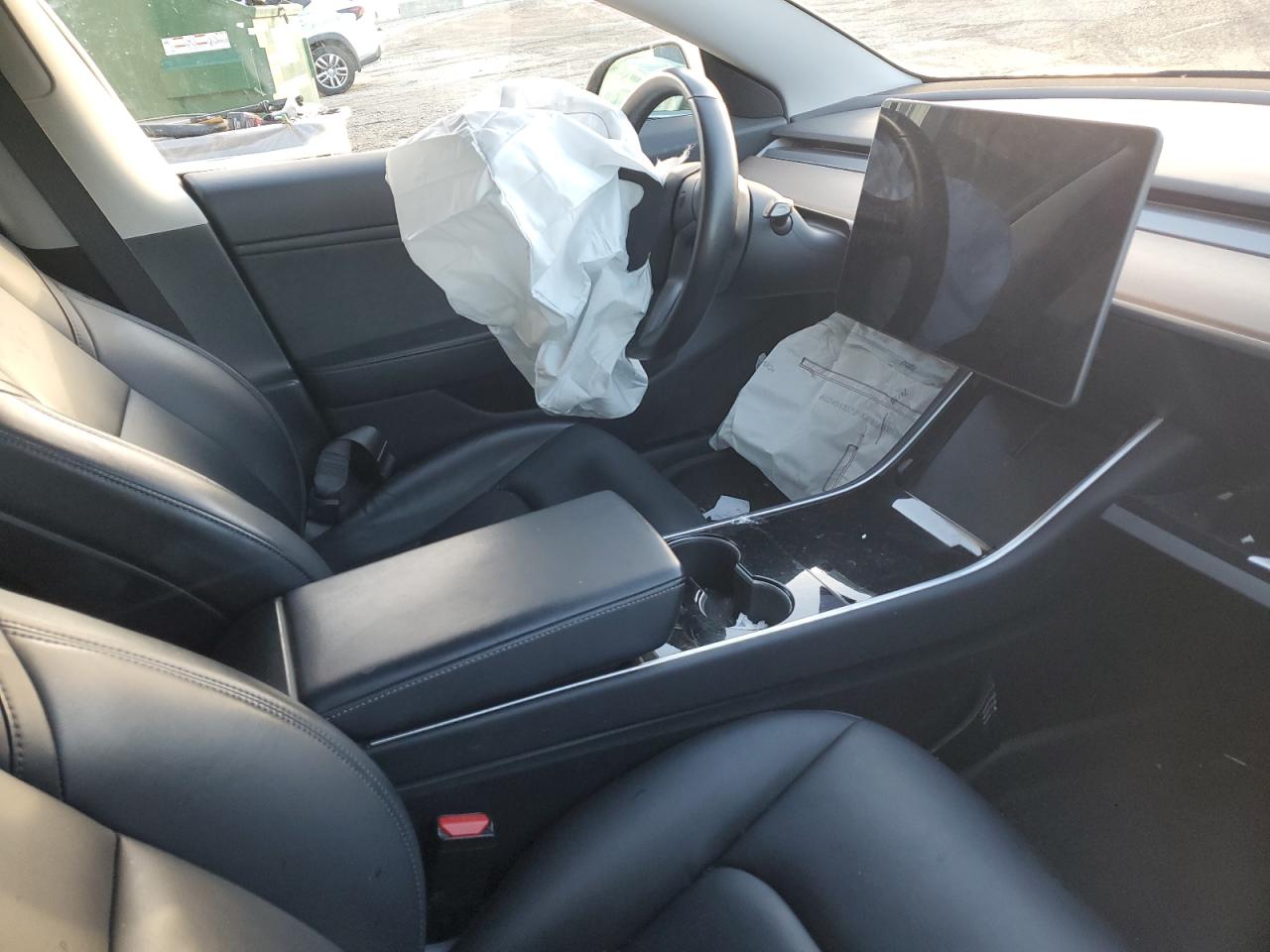 2018 Tesla Model 3 VIN: 5YJ3E1EB8JF091083 Lot: 92984915